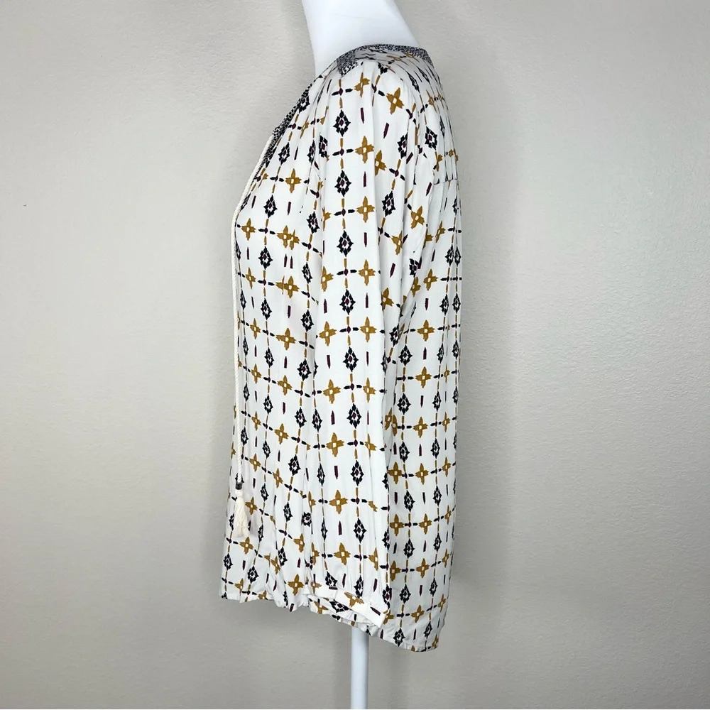 DR2 Ivory Geometric Dotted Southwestern Aztec V-Neck 3/4 Sleeve Tassel Top NWT - Picture 6 of 13